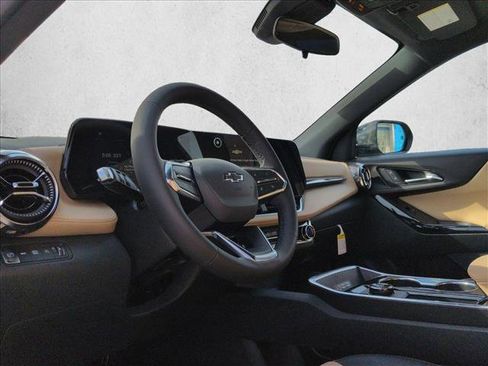 New 2026 Chevrolet Equinox ACTIV AWD/4WD image 3