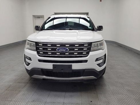 Used 2017 Ford Explorer XLT image 15