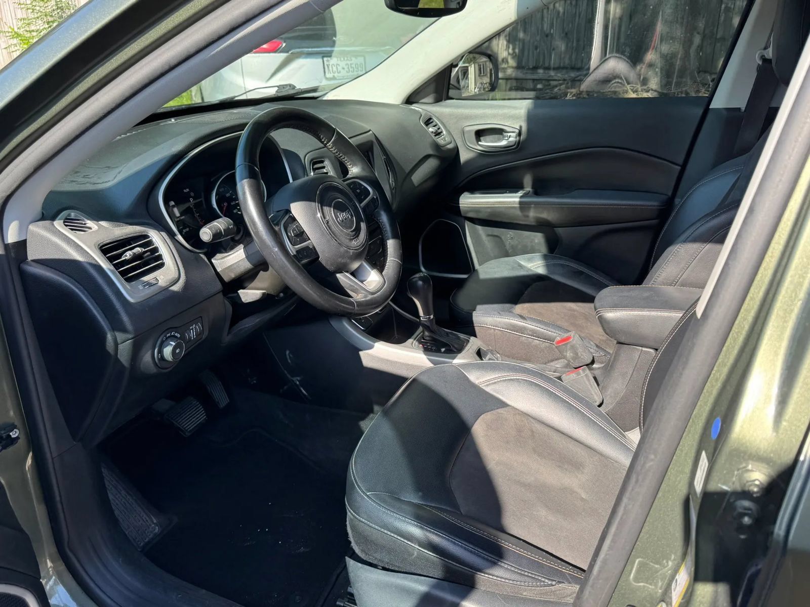 Used 2020 Jeep Compass Latitude w/ Popular Equipment Group FWD image 16