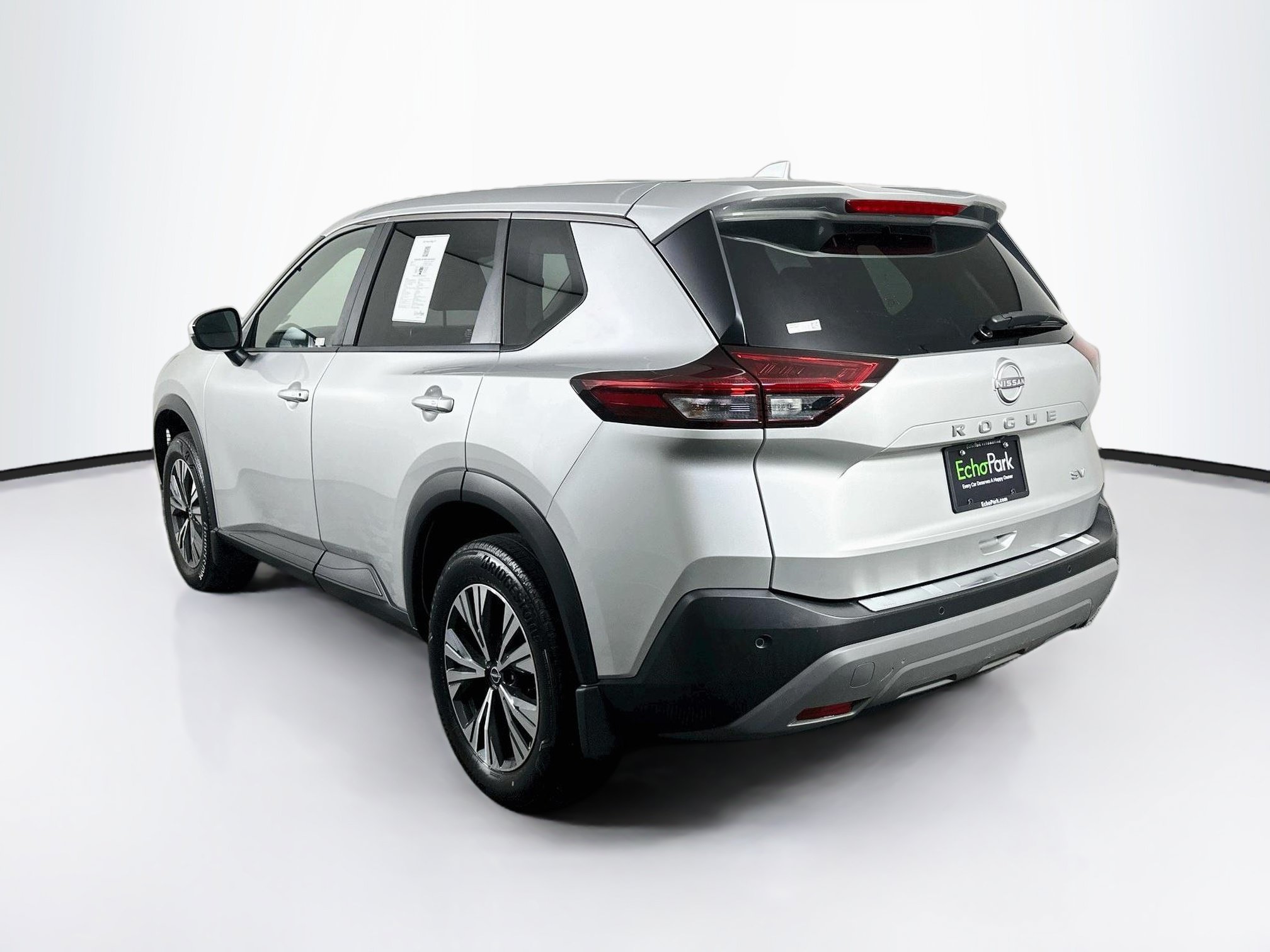 Used 2023 Nissan Rogue SV FWD image 5