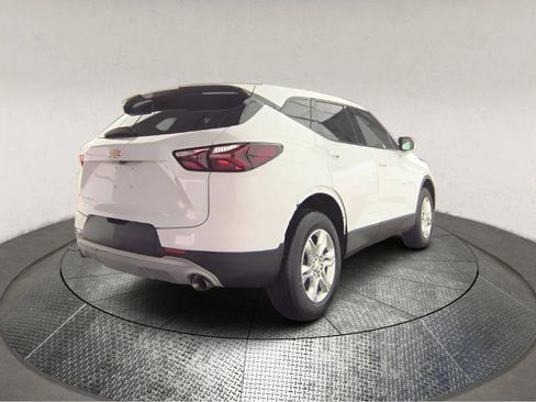 Used 2022 Chevrolet Blazer LT FWD image 2