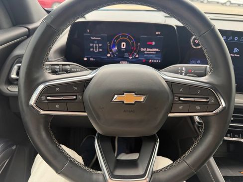 Certified 2025 Chevrolet Traverse LT FWD image 26