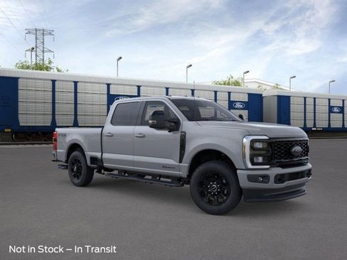 New 2026 Ford F250 Lariat w/ Black Appearance Package image 30