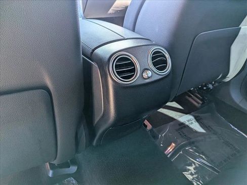 Used 2021 Mercedes-Benz GLC 300 image 26