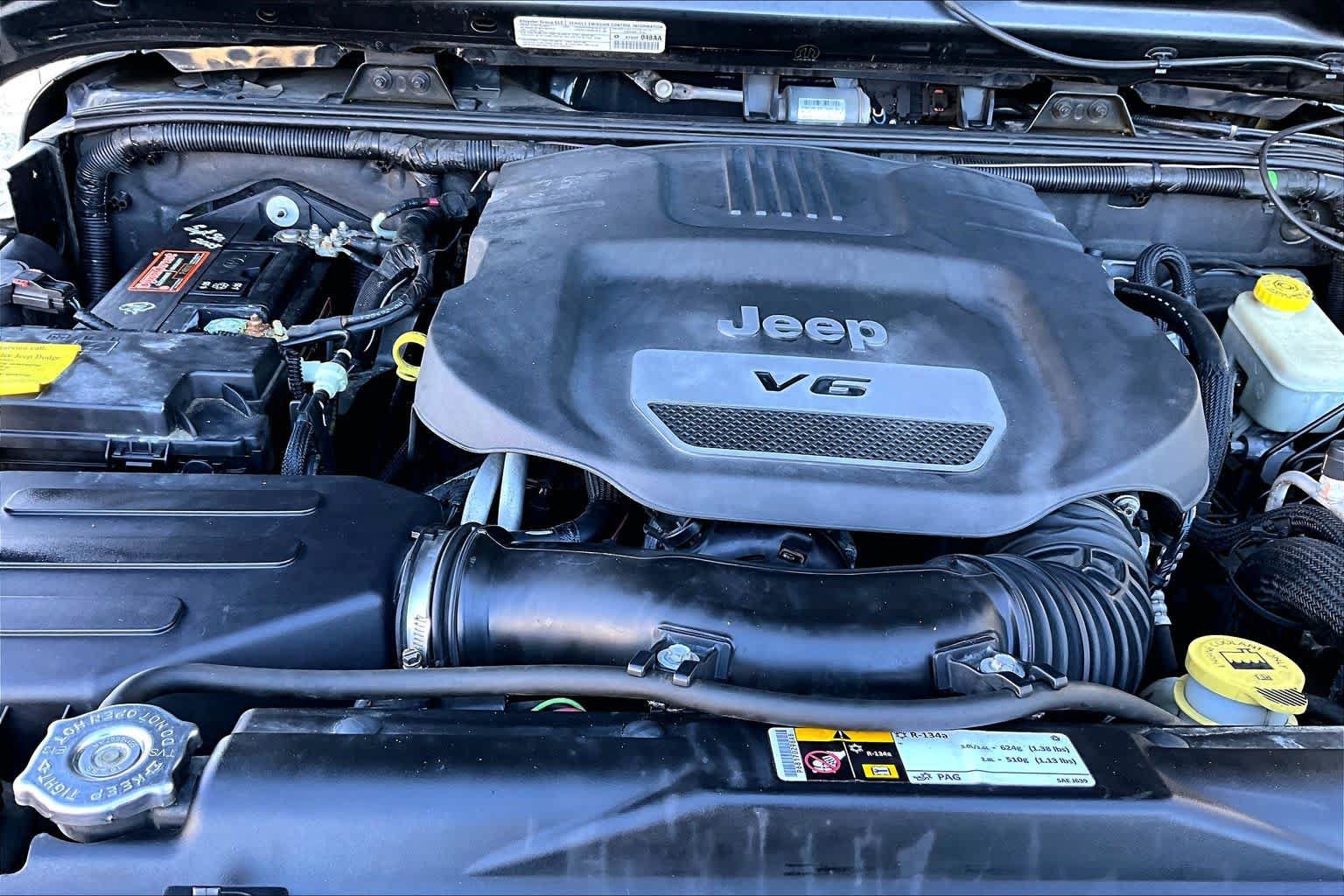 Used 2014 Jeep Wrangler Unlimited Sport w/ Quick Order Package 24S AWD/4WD image 30
