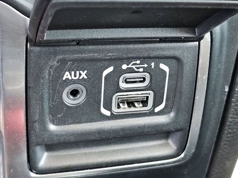Used 2023 Jeep Gladiator Mojave w/ Cold Weather Group AWD/4WD image 18