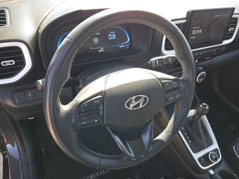 Certified 2023 Hyundai Venue Limited w/ Cargo Package image 10