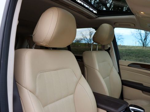 Used 2018 Mercedes-Benz GLE 350 w/ Premium 1 Package image 37