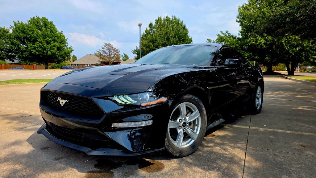 Used 2021 Ford Mustang Coupe RWD image 1