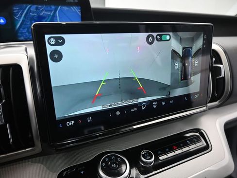 Certified 2025 Ford Expedition Active AWD/4WD image 16