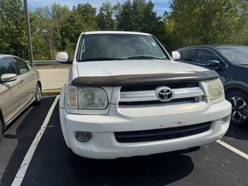 Used 2006 Toyota Sequoia SR5 w/ Preferred Pkg w/ Heated Seats AWD/4WD image 3