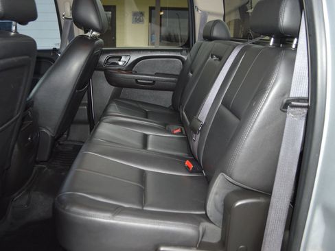 Used 2014 GMC Sierra 2500 SLT w/ SLT Convenience Package image 18