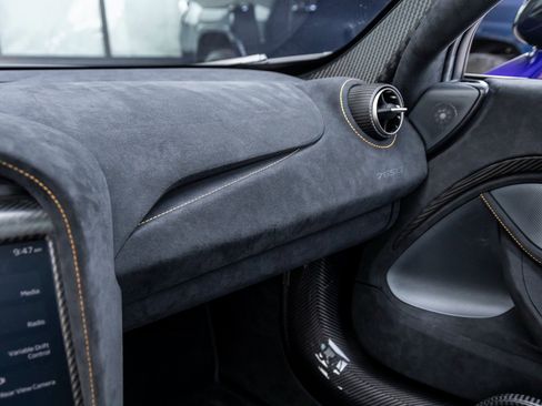 Used 2022 McLaren 765LT image 35