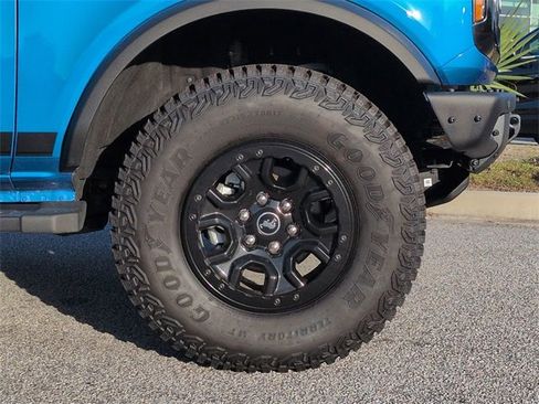 Used 2024 Ford Bronco Wildtrak image 11