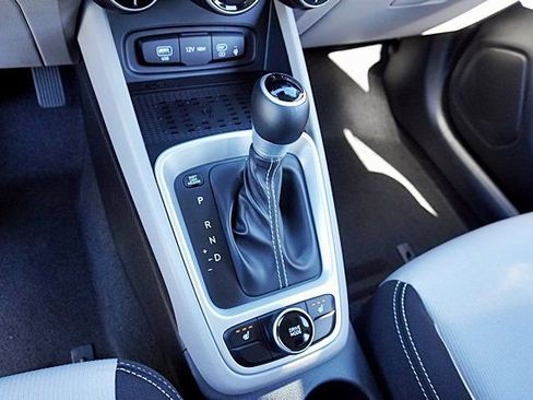 Certified 2026 Hyundai Venue SEL FWD image 31