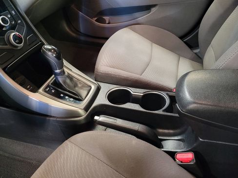 Used 2016 Hyundai Elantra SE w/ Option Group 02 FWD image 26