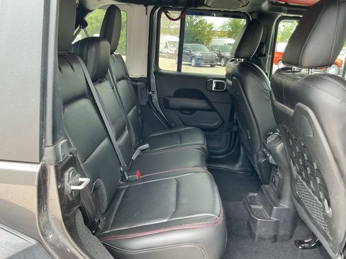 Used 2018 Jeep Wrangler Unlimited Rubicon AWD/4WD image 18