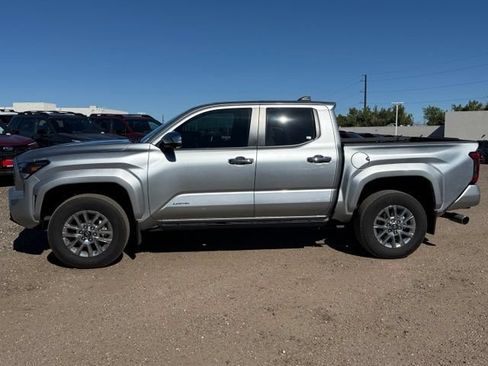 Used 2024 Toyota Tacoma Limited w/ Limited Package (LT) AWD/4WD image 2