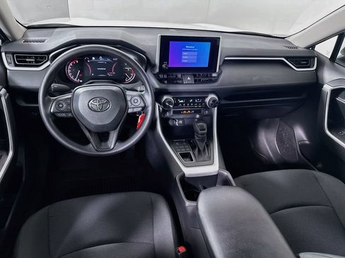 Used 2025 Toyota RAV4 LE AWD/4WD image 21