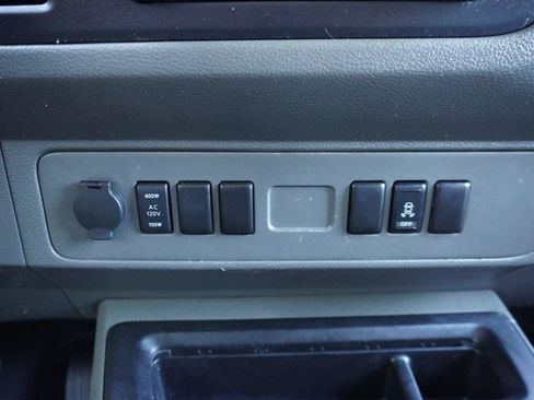 Used 2016 Nissan NV 2500 SV RWD image 16