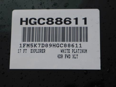 Used 2017 Ford Explorer XLT w/ Equipment Group 202A FWD image 7