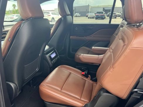 Used 2023 Lincoln Aviator Reserve w/ Elements Package Plus AWD/4WD image 12