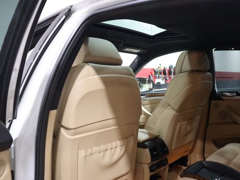 Used 2014 BMW X6 xDrive50i image 41