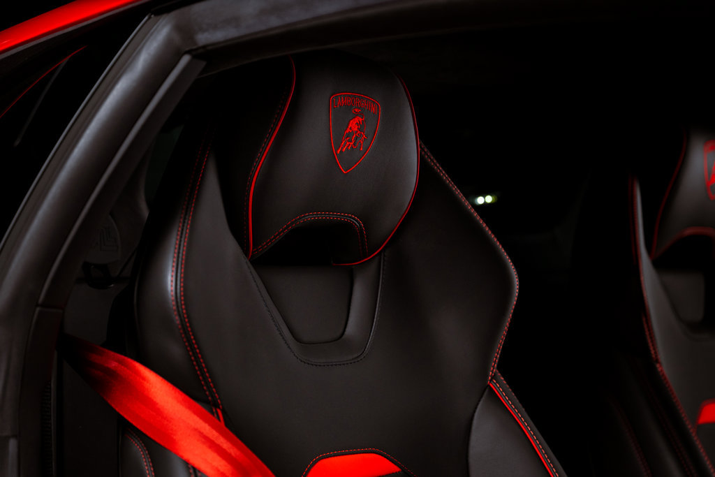 Used 2021 Lamborghini Huracan EVO RWD image 31