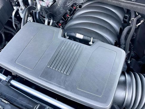 New 2026 Chevrolet Suburban Z71 w/ Comfort Package image 16