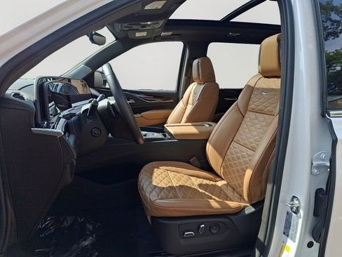 Used 2023 Cadillac Escalade ESV Premium Luxury w/ Performance Package AWD/4WD image 15