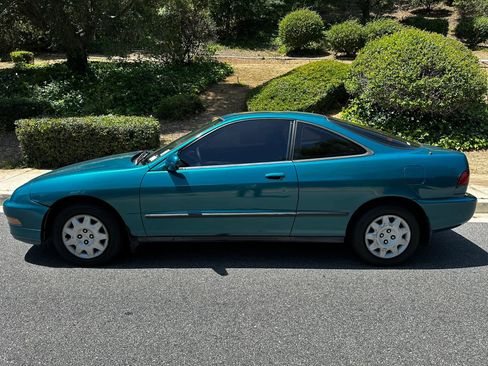 Used 1995 Acura Integra LS FWD image 2