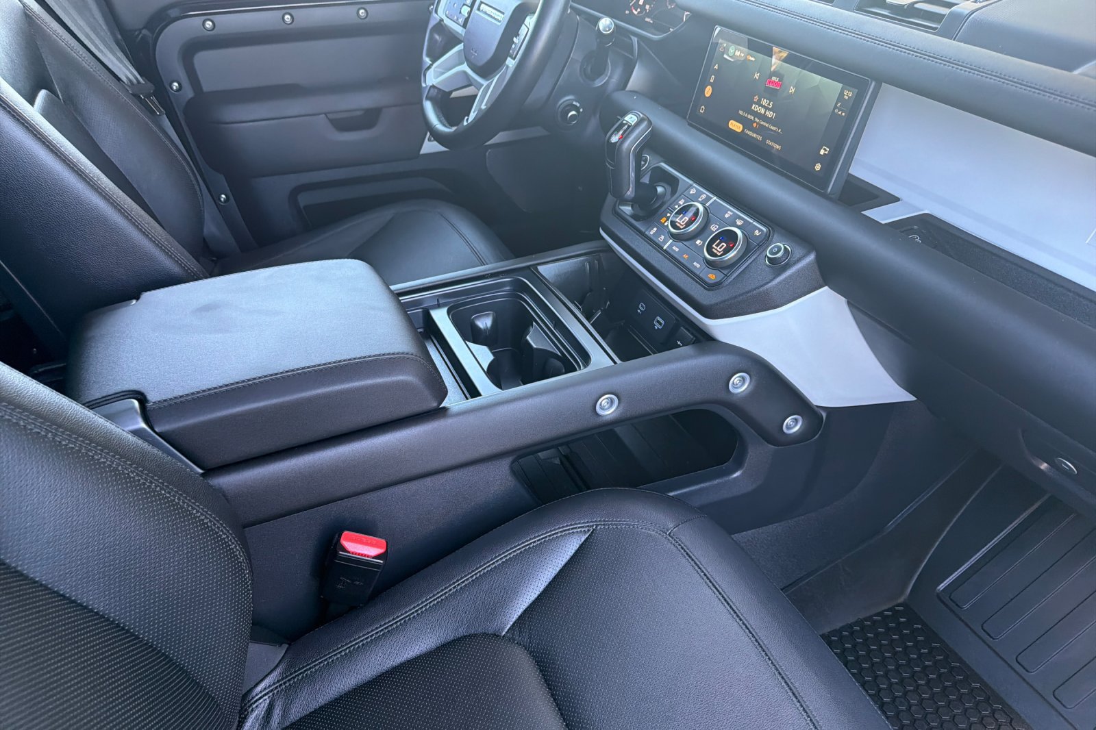 Used 2024 Land Rover Defender 110 S AWD/4WD image 20