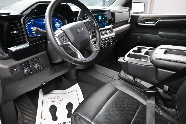 Used 2024 Chevrolet Silverado 1500 RST AWD/4WD image 19