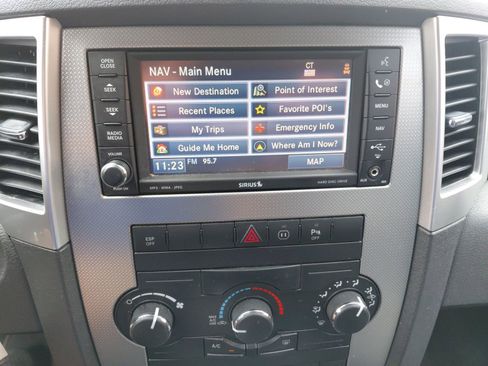 Used 2009 Jeep Grand Cherokee Laredo AWD/4WD image 11