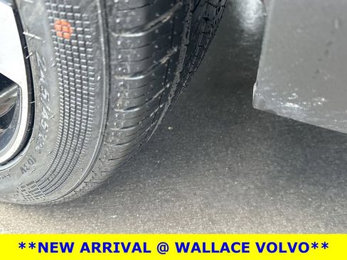 Used 2023 Volvo XC40 B5 Plus w/ Protection Package Premier AWD/4WD image 11