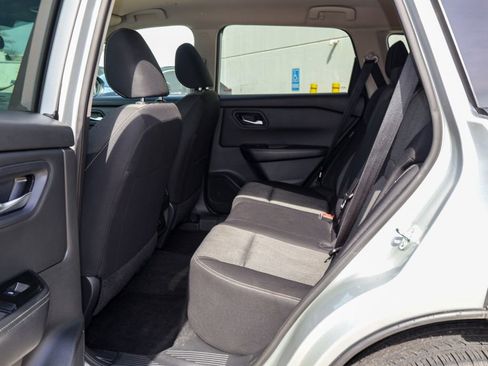 Used 2024 Nissan Rogue SV image 15