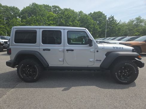 Used 2023 Jeep Wrangler Unlimited w/ Sun & Screen Package AWD/4WD image 3