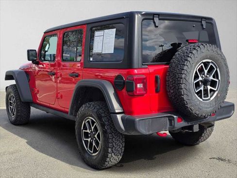 Used 2025 Jeep Wrangler Unlimited Rubicon AWD/4WD image 5