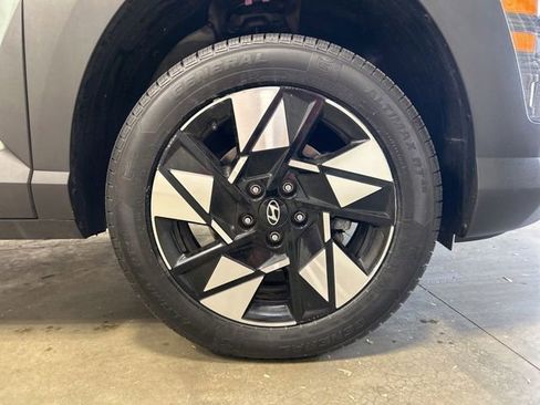 Used 2024 Hyundai Kona SEL AWD/4WD image 11