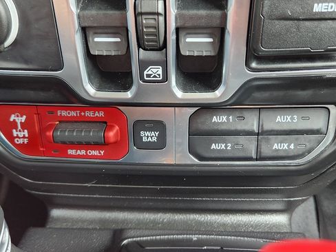 Used 2020 Jeep Wrangler Unlimited Rubicon w/ Cold Weather Group AWD/4WD image 27