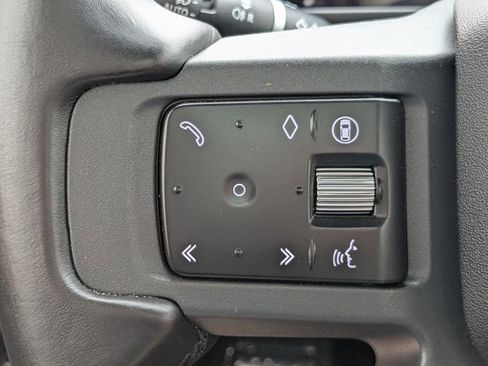 Used 2024 Land Rover Defender 130 X-Dynamic SE image 31