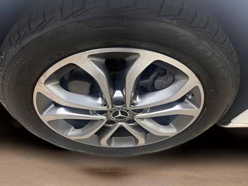 Used 2018 Mercedes-Benz C 300 4MATIC Sedan image 10