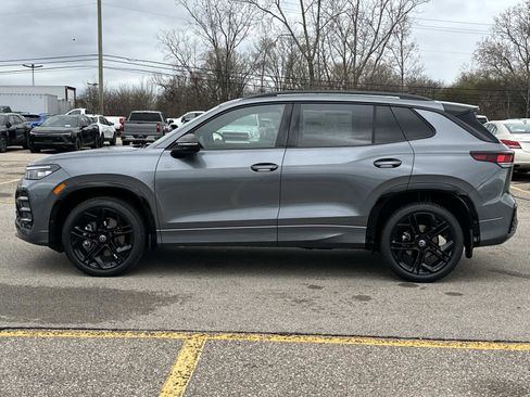 New 2026 Volkswagen Tiguan SE R-Line image 2