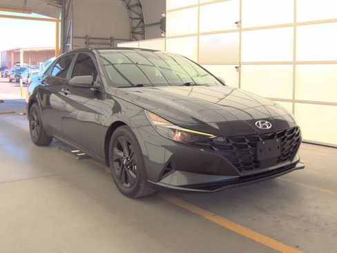 Used 2021 Hyundai Elantra SEL w/ Convenience Package image 6