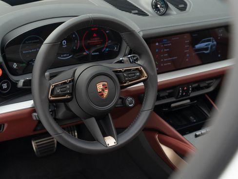 New 2026 Porsche Cayenne GTS AWD/4WD image 20