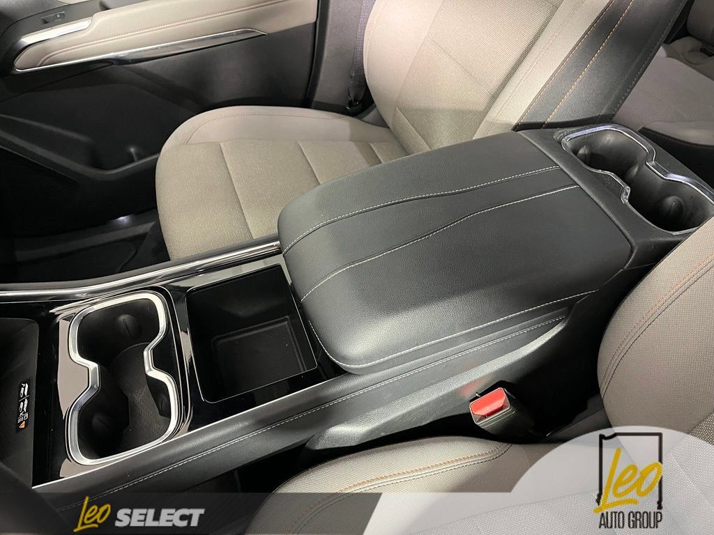Used 2026 Chevrolet Traverse LT w/ Driver Confidence Package FWD image 23