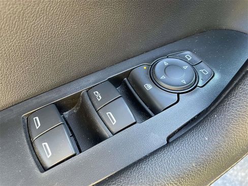 Used 2019 Chevrolet Blazer LT image 17