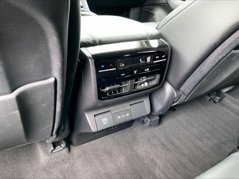 Used 2025 Acura MDX SH-AWD w/ Technology Package image 29