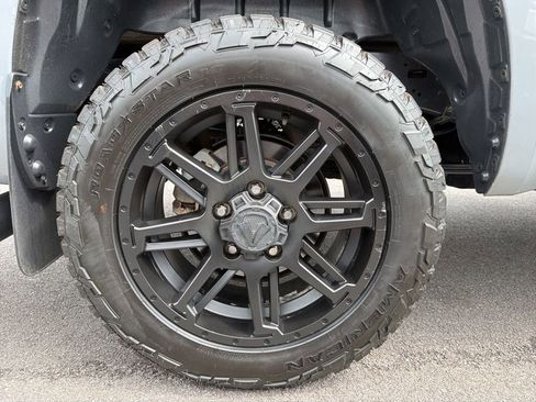Used 2020 Toyota Tundra SR5 w/ SR5 Upgrade Package AWD/4WD image 12