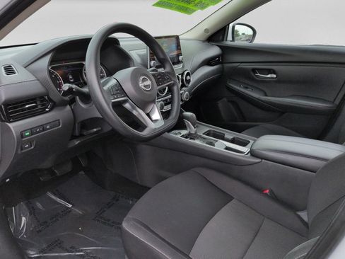 Used 2025 Nissan Sentra SV FWD image 12